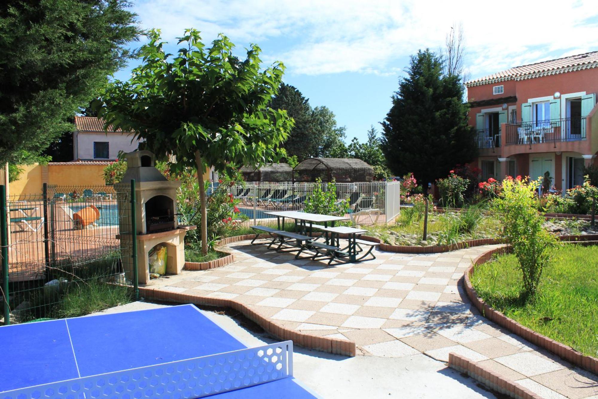 Appart'Hotel Festival Sud Suites - Avignon TGV Extérieur photo