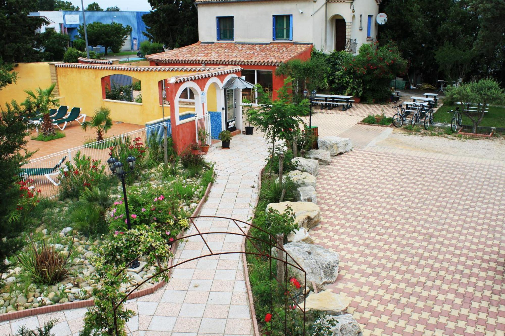 Appart'Hotel Festival Sud Suites - Avignon TGV Extérieur photo